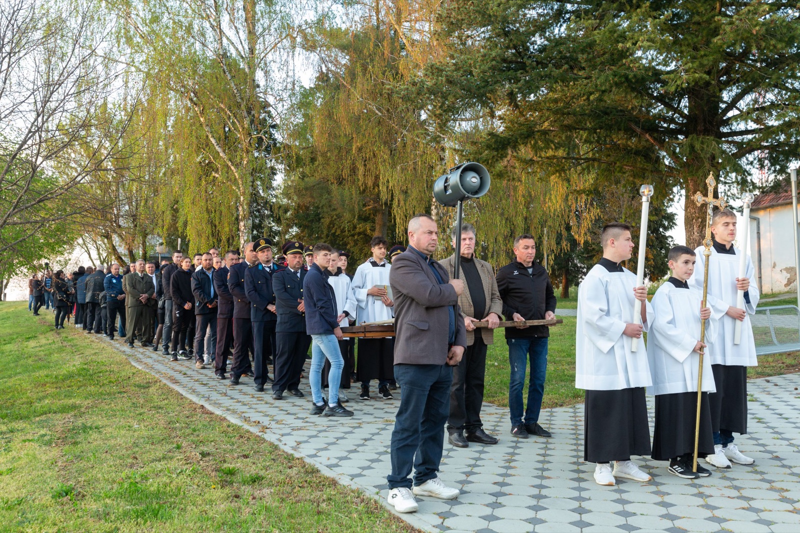 ČAST MI JE NOSITI SVETI KRIŽ